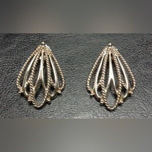 Avon Circle Dot Silver Tone Polished & Filligree Design Signature Earrings